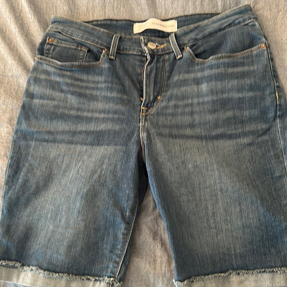 Women’s Bermuda shorts